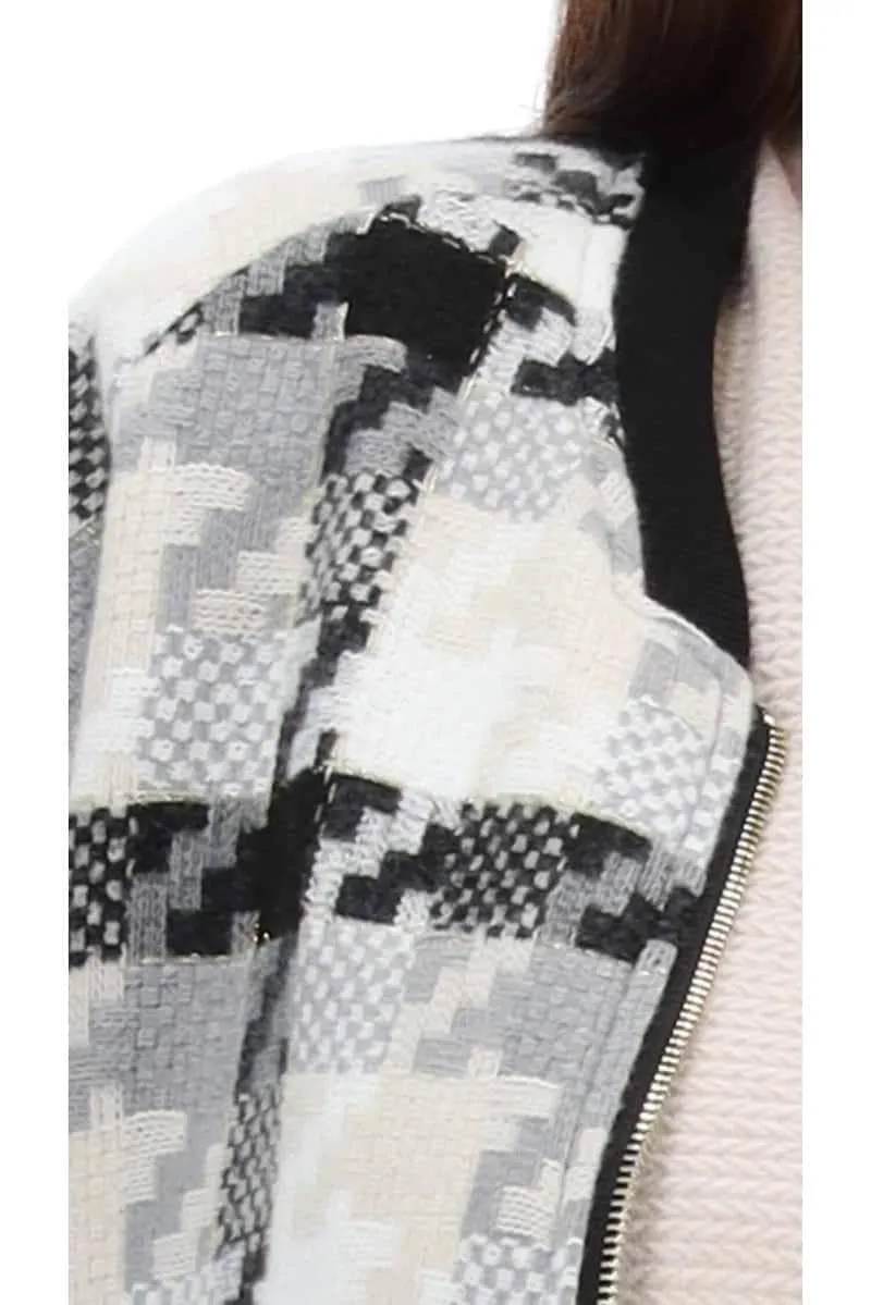 Monochrome Puzzle Bomber